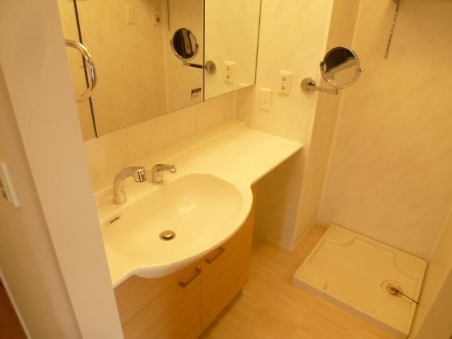 洗面設備　☆ホテルみたいな大型洗面化粧台☆