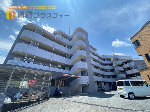 建物外観　原木中山駅徒歩３分のファミリータイプ物件。