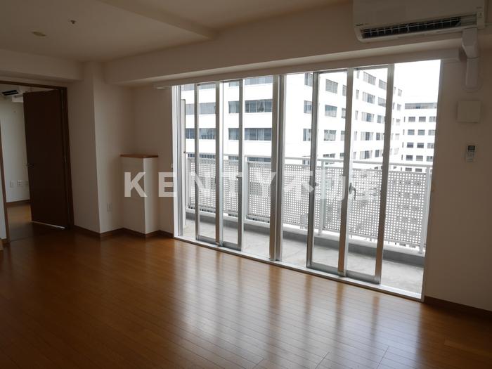 居室・リビング　ゆったり過ごせる居間です