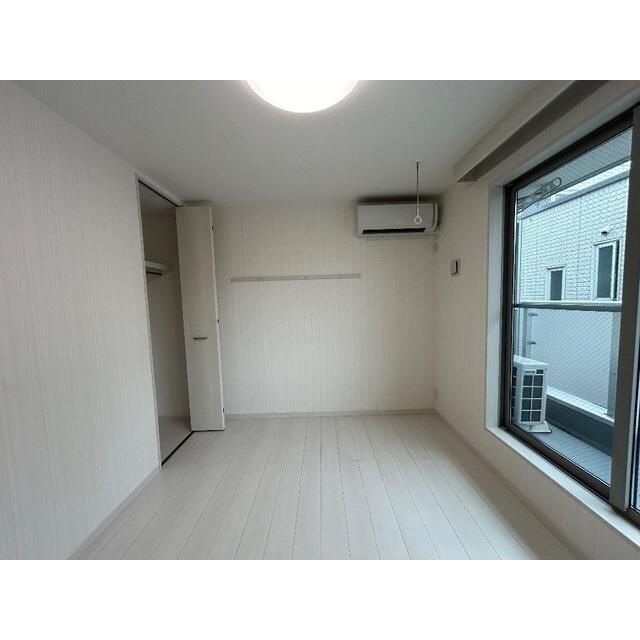 居室・リビング　別部屋参考写真となります