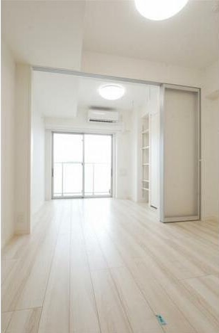 居室・リビング　使いやすい形の為、レイアウトを楽しめます♪