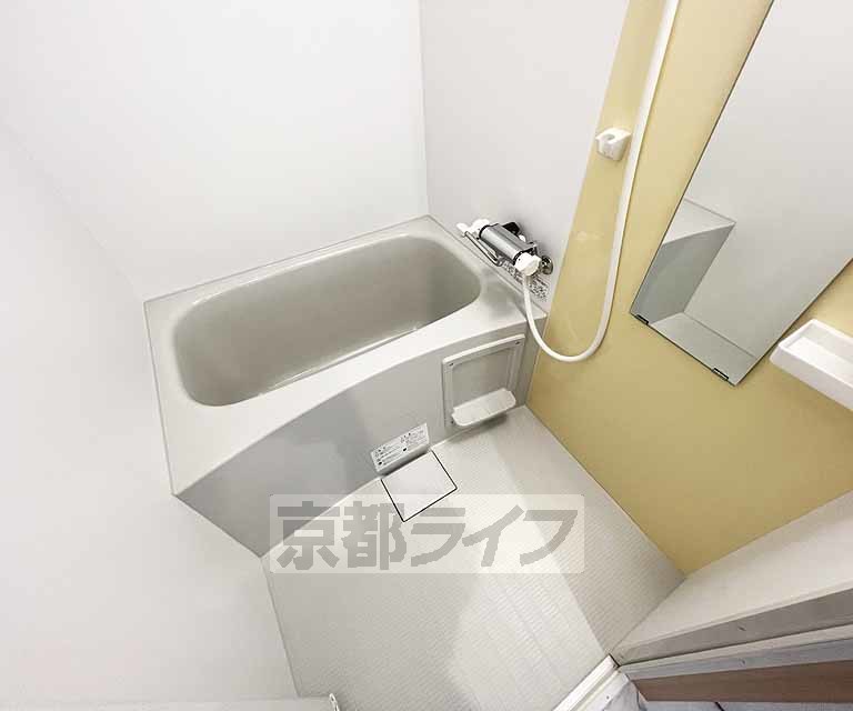 バス・シャワールーム　ゆったりとしたお風呂です。