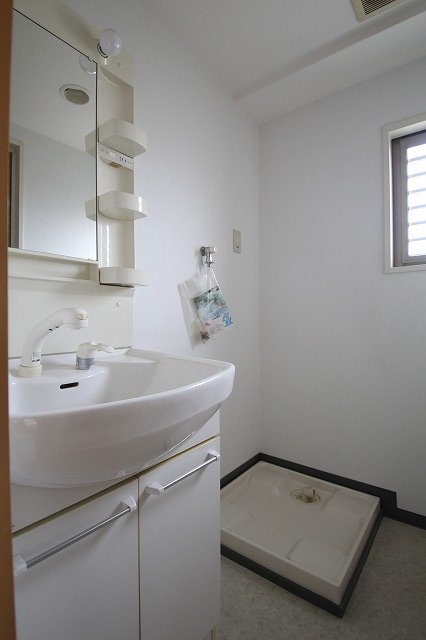 洗面設備　同物件、別号室のものです。