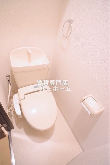 トイレ　温水洗浄便座です！