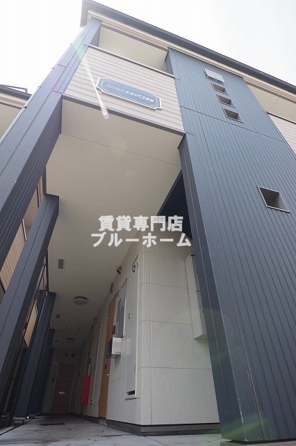 建物外観　木造2階建てのきれいな物件！