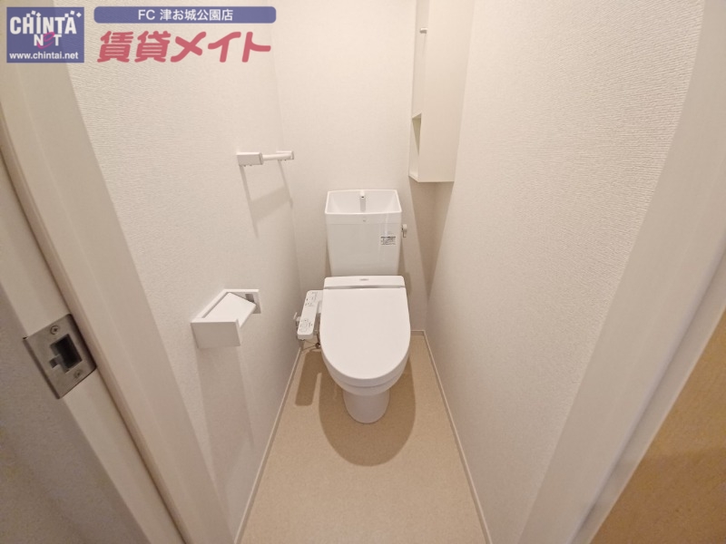 トイレ　同型参考写真