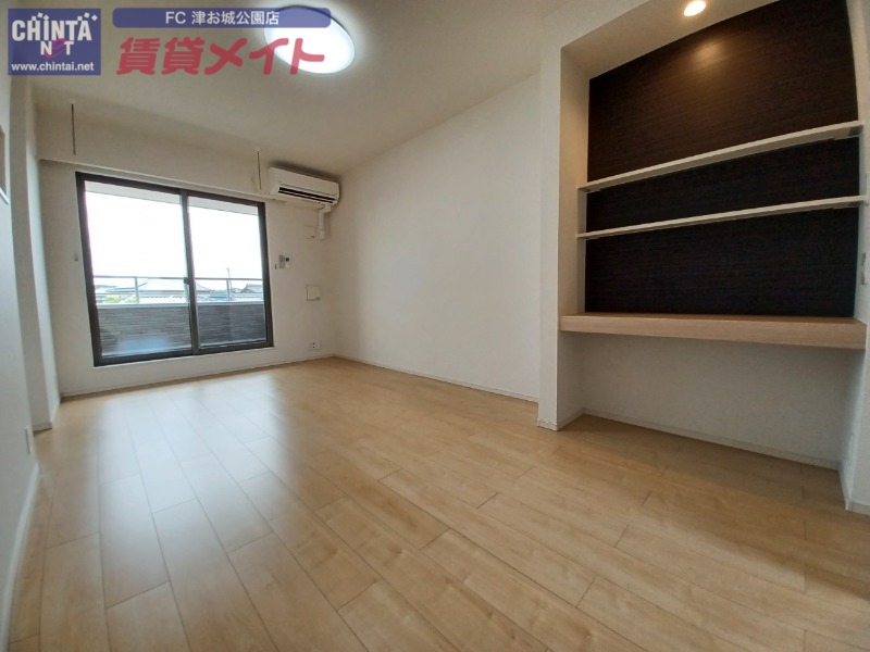 居室・リビング　同型参考写真