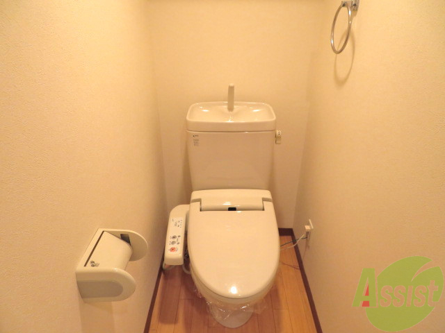 トイレ　トイレはウォシュレット付きになりますね。