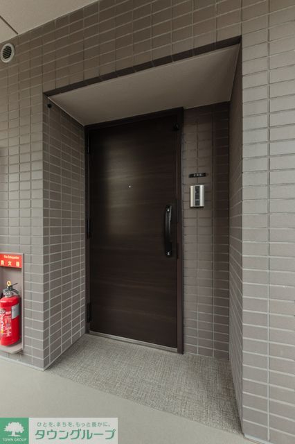 玄関　※写真は同タイプ住戸です。