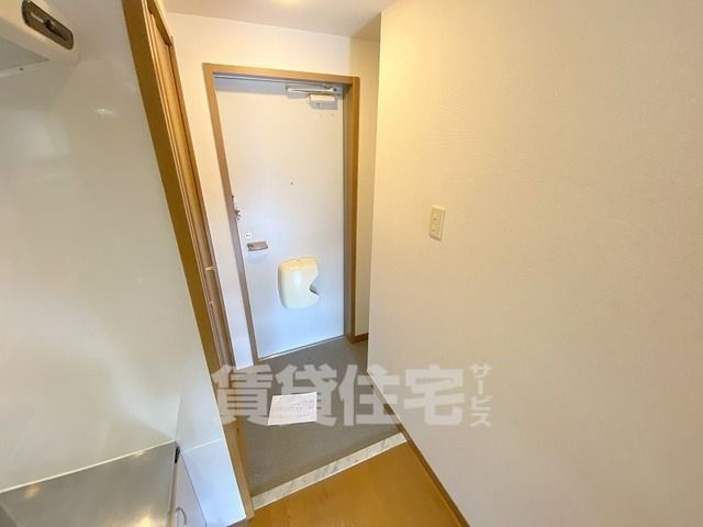 ＪＲ関西本線 志紀駅 徒歩7分 2階建 築21年の玄関写真