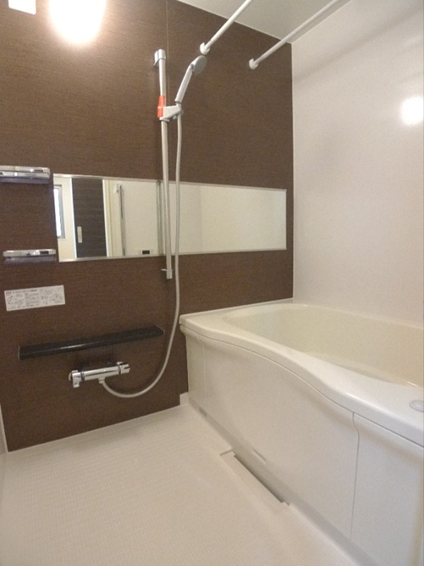 バス・シャワールーム　バス・トイレ別☆