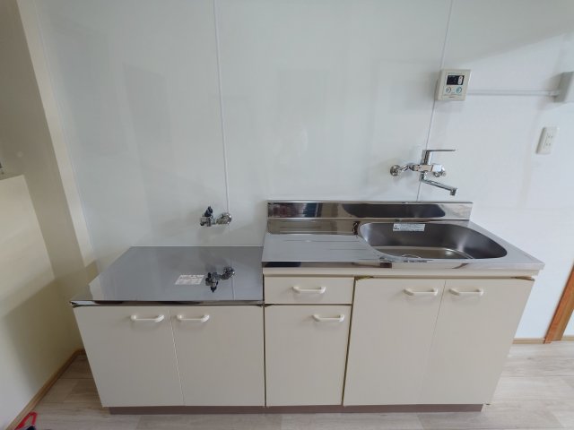 キッチン　コンパクトなキッチンで掃除もラクラク