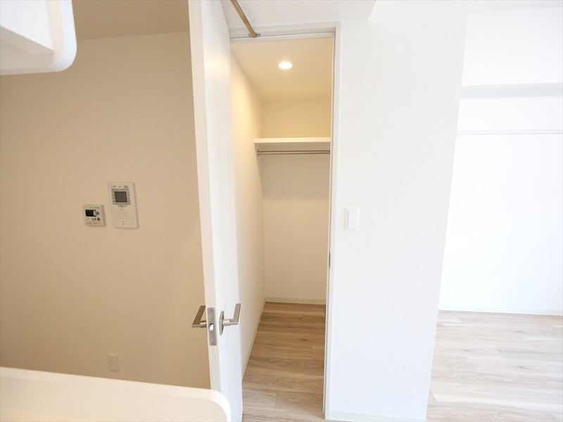 収納　ウォークインクローゼット（収納充実してます）