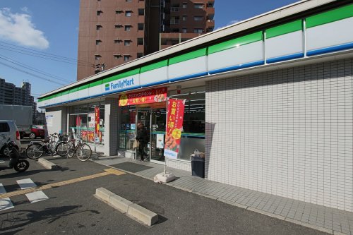 コンビニ　ファミリーマート本庄西一丁目店（コンビニ）まで918m