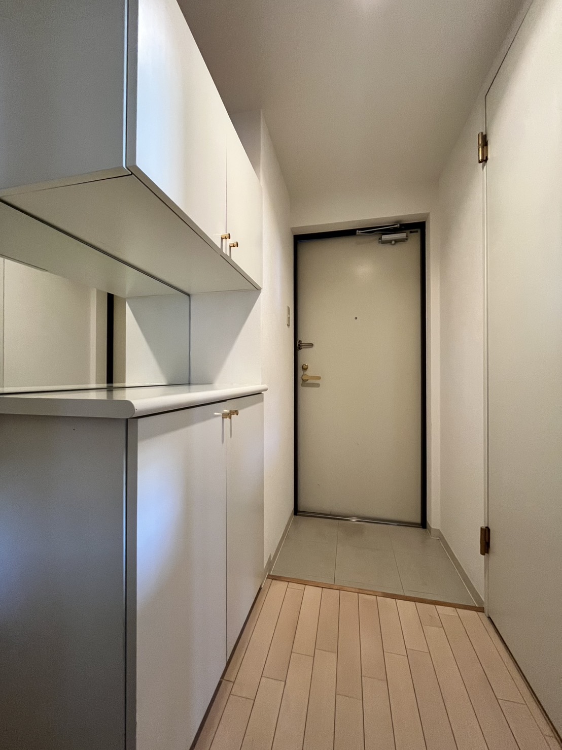 玄関　他号室のお写真です。参考にご覧ください。