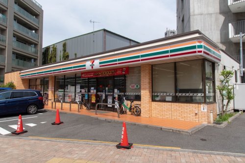 コンビニ　セブンイレブン 渋谷本町3丁目店（コンビニ）まで250m