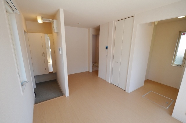 居室・リビング　11帖の広い洋室です♪