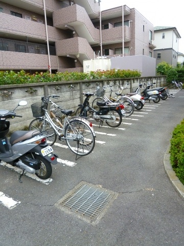 その他共有部分　ウイングイーストの駐輪場