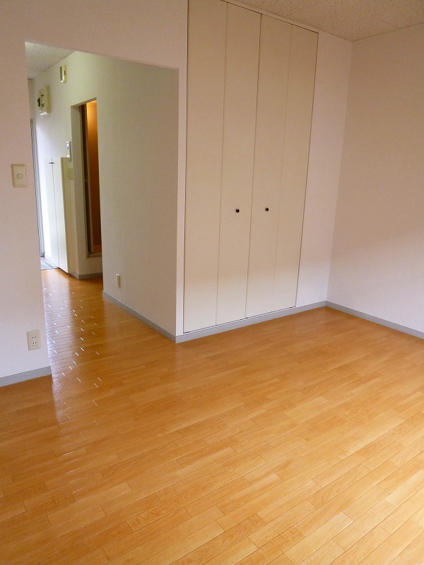 居室・リビング　ウイングイーストの内装