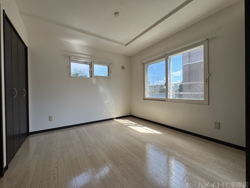 その他部屋・スペース　洋室も陽当り良好♪