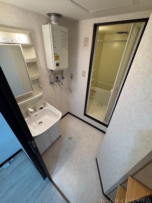 洗面設備　脱衣場も広いです♪