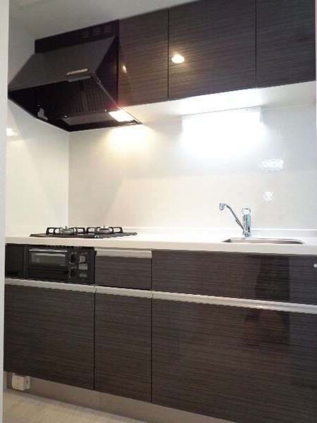 キッチン　作業台との一体感が嬉しいシステムキッチン付きです♪