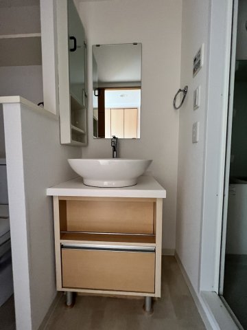 洗面設備　ゆったりとスペースのある洗面所