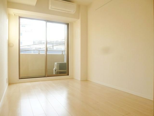 居室・リビング　同マンション別部屋参照。