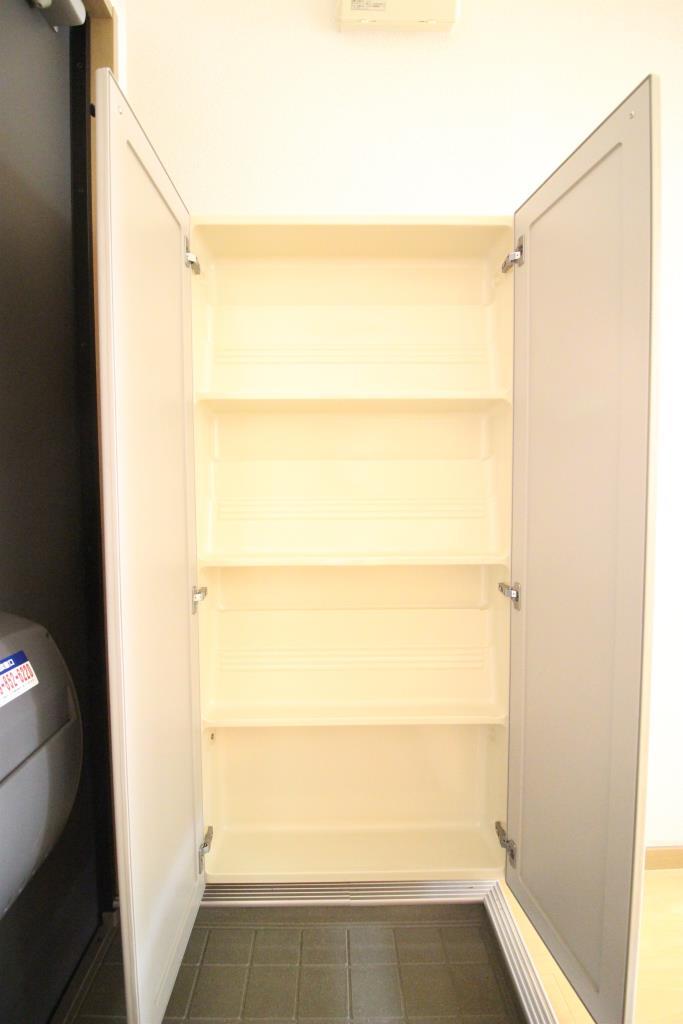 収納　シューズボックス