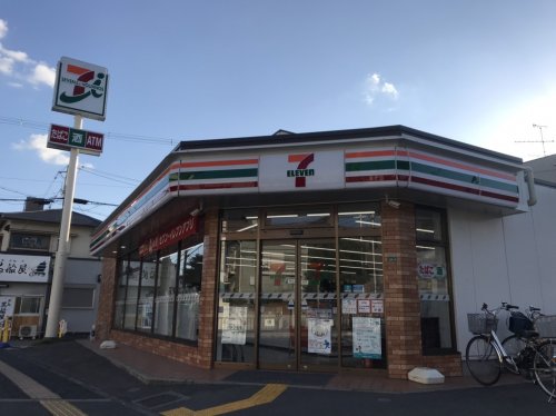コンビニ　セブンイレブン豊中浜1丁目店（コンビニ）まで309m