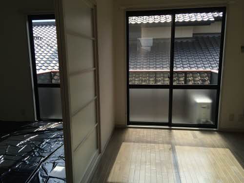 バルコニー　洋室