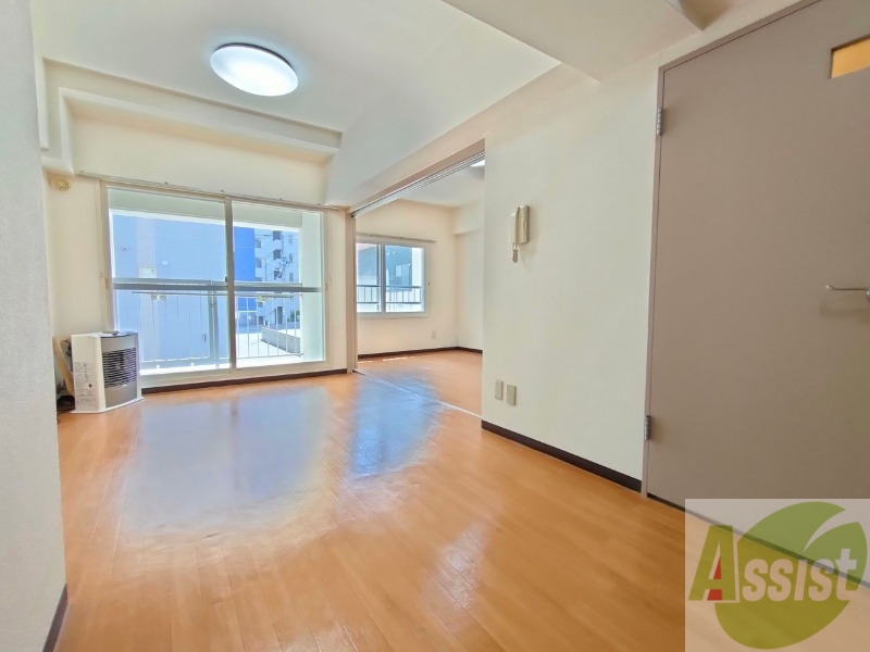 居室・リビング　広くてキレイなお部屋が広がっていて、充実した生活が送れそう。