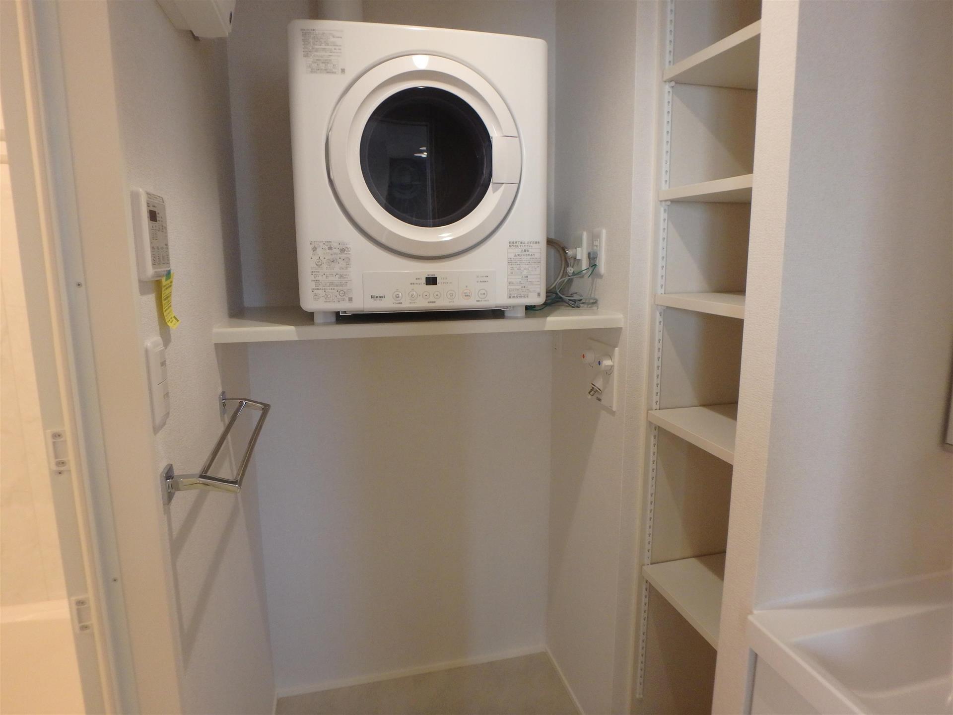 その他設備　ガス衣類乾燥機付きです