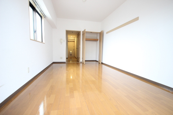 居室・リビング　※他部屋の写真です。