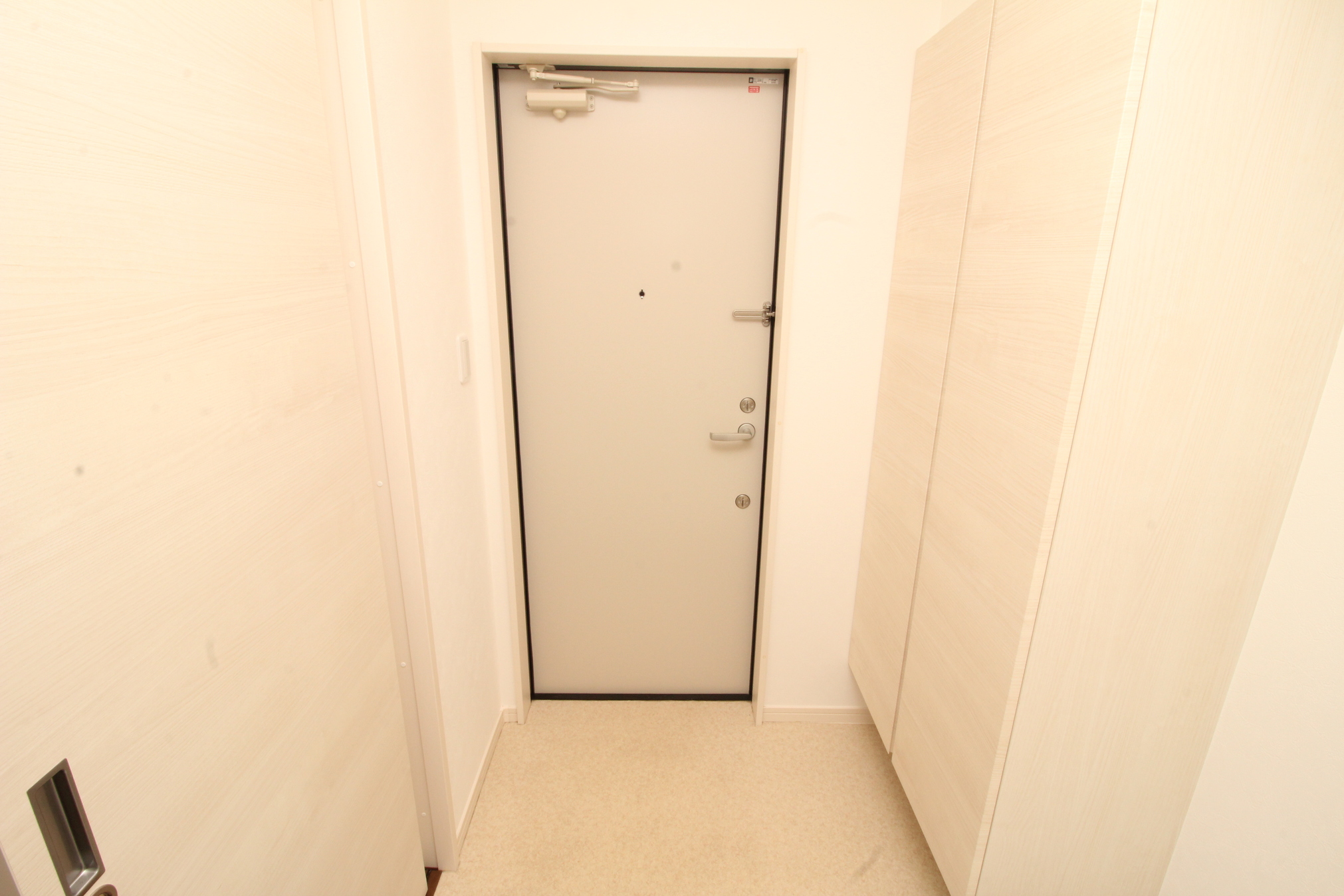 玄関　※1階の写真です