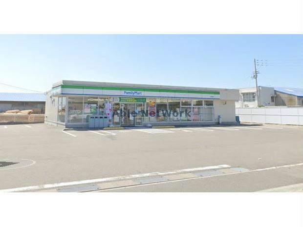 コンビニ　ファミリーマート伊予灘町店（コンビニ）まで273m
