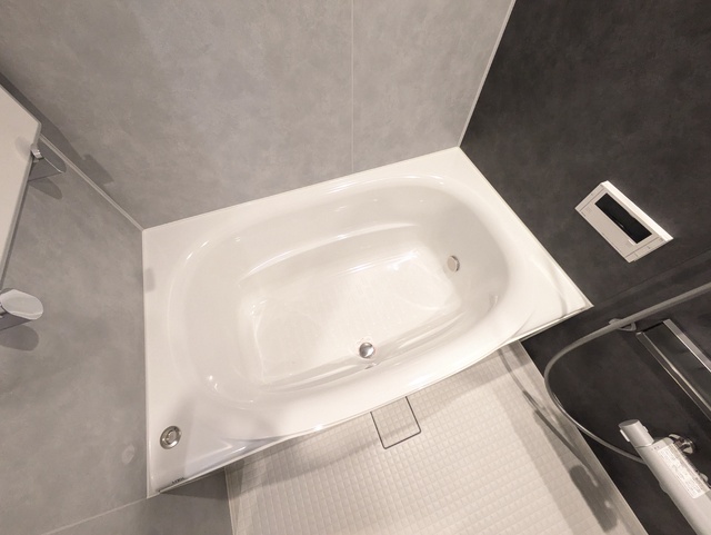 バス・シャワールーム　浴槽　追い焚き付