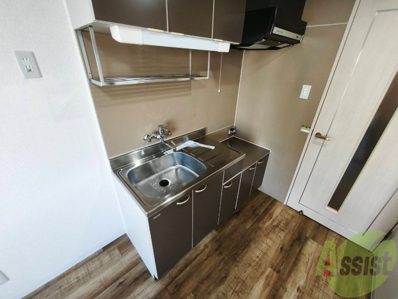 キッチン　キッチンです。一人暮らしなら十分な大きさですね。