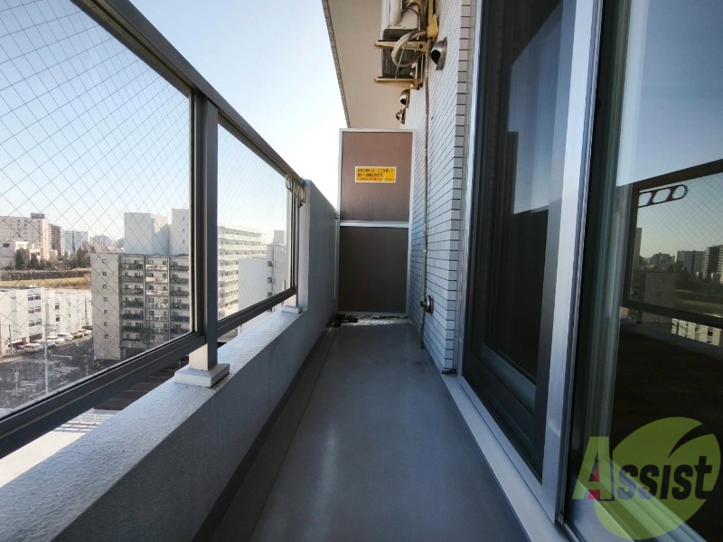 バルコニー　バルコニーです。洗濯物を干したり一息ついたりできますね！