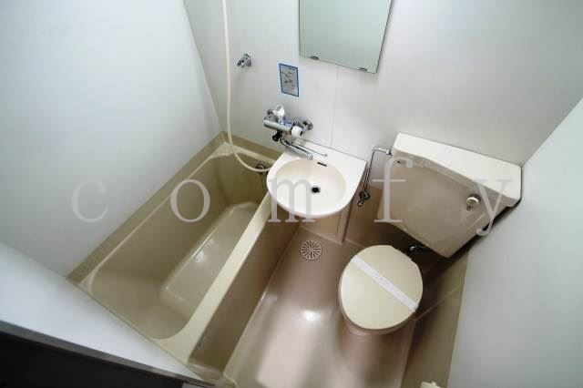 バス・シャワールーム　バストイレ一緒