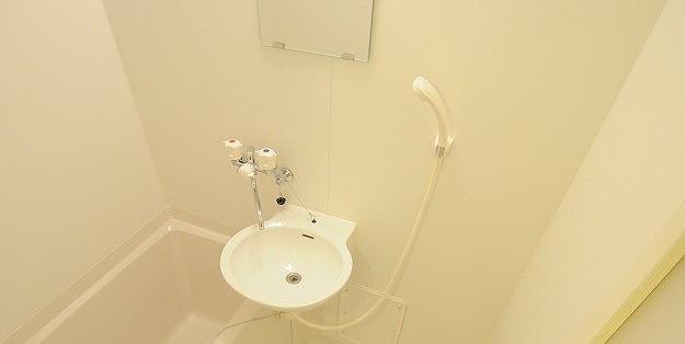 洗面設備　備品や設備仕様は号室等により異なります。現地をご確認下さい。
