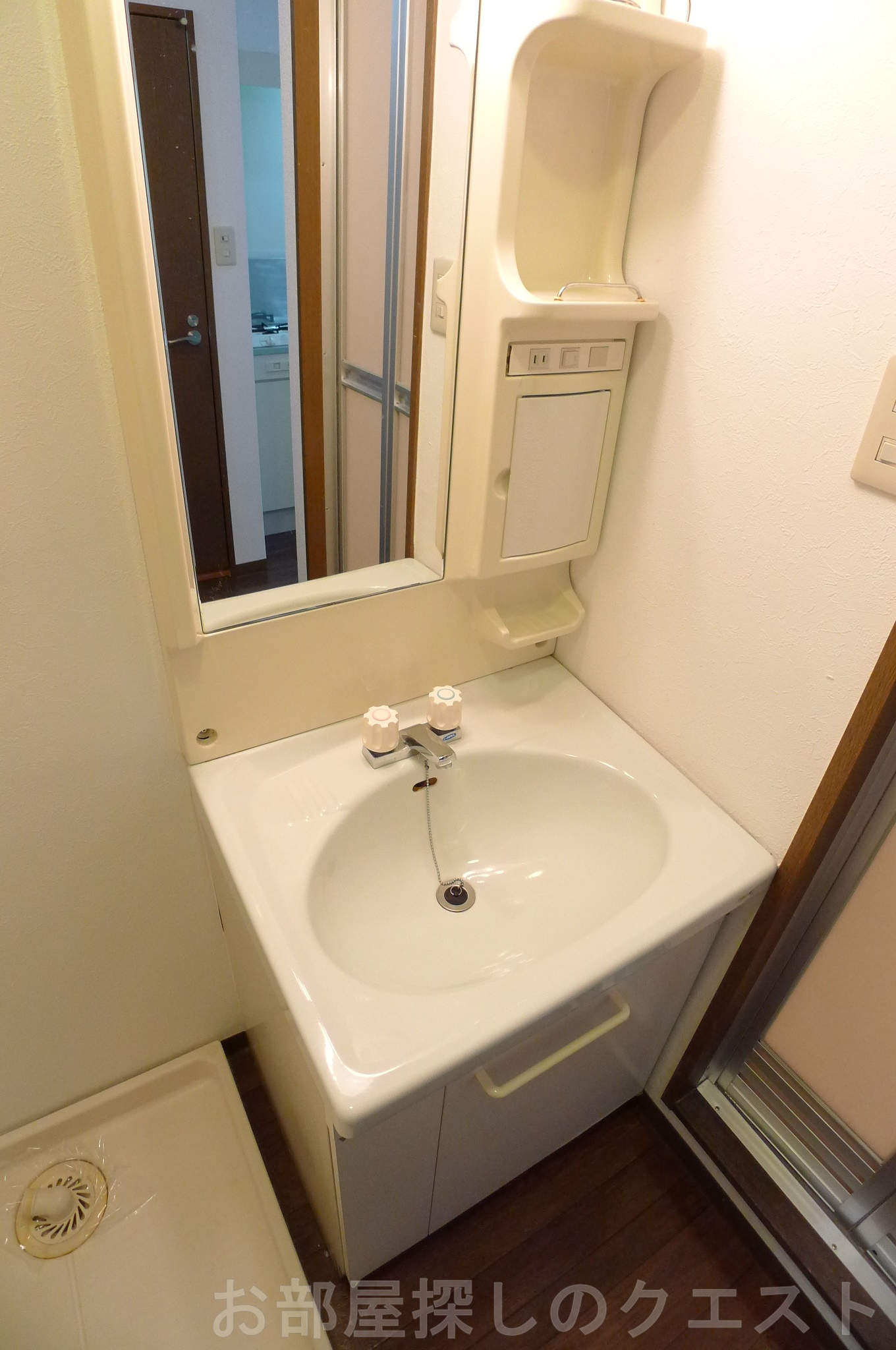 洗面設備　（写真は同タイプ）