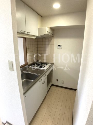 キッチン　コンパクトなキッチンで掃除もラクラク