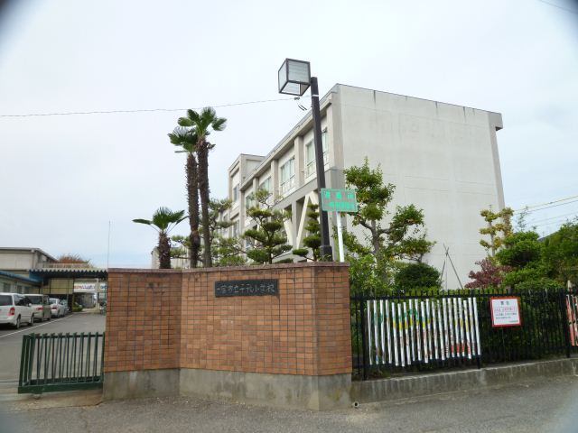 小学校　一宮市立千秋小学校（小学校）まで438m