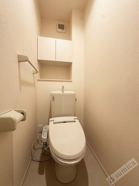 トイレ　温水洗浄便座付き♪♪