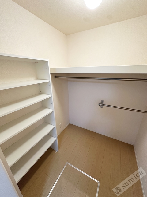 収納　ウォークインクローゼットにたっぷり収納♪♪