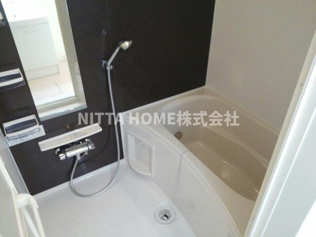 バス・シャワールーム　追い焚き機能・浴室乾燥機も設置済み◎