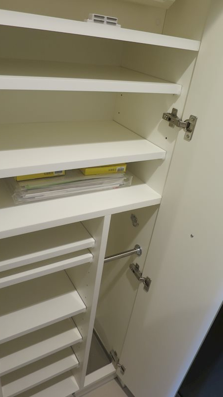 収納　シューズBOX