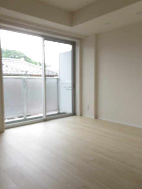 その他部屋・スペース　広くて明るい寝室