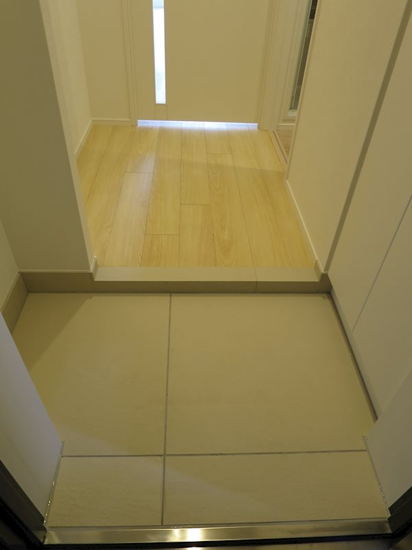 玄関　落ち着いた玄関です